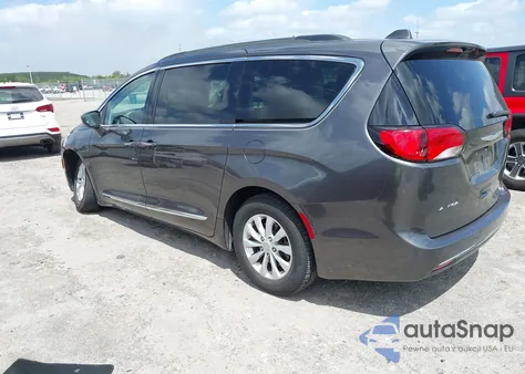 2017 Chrysler Pacifica Touring-L z USA, uszkodzony, nr VIN 2C4RC1BG9HR613024